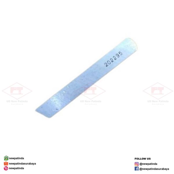 202295 Lower Knife / Pisau Bawah Untuk Mesin Obras Industri - Image 2