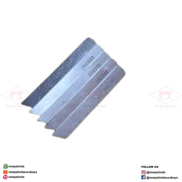 202295 Lower Knife / Pisau Bawah Untuk Mesin Obras Industri